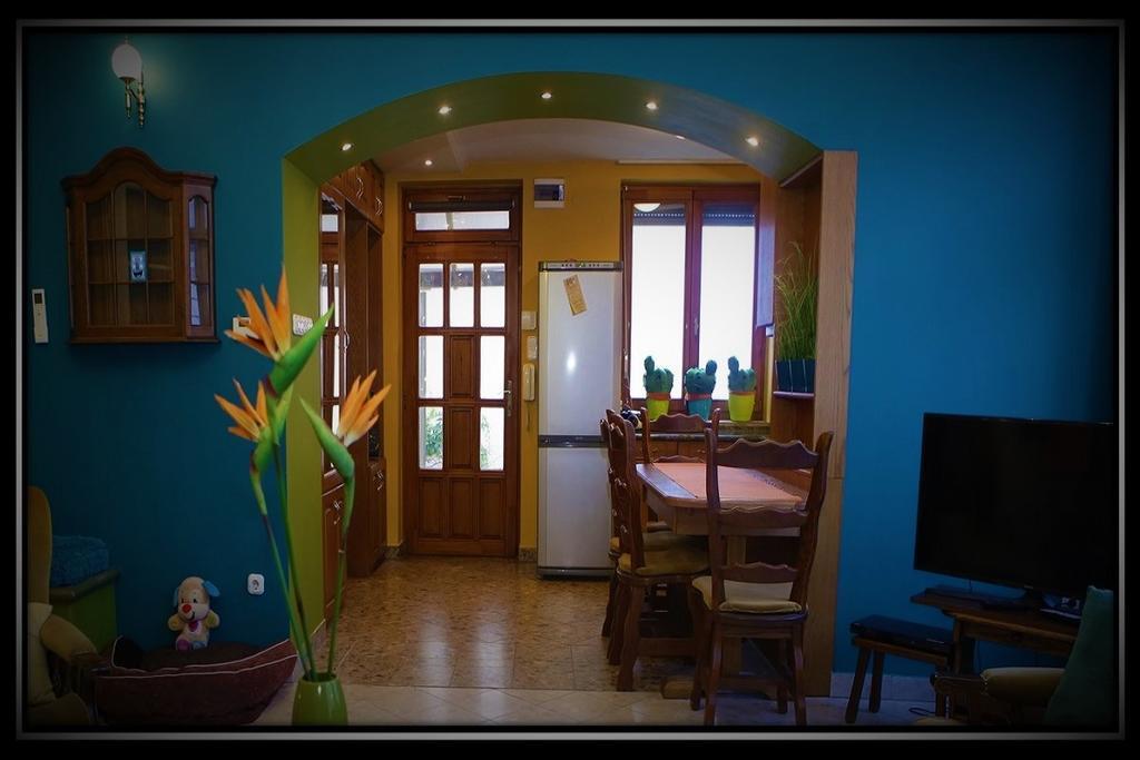 Appartement Happy Colours In Old Town à Kecskemét Extérieur photo