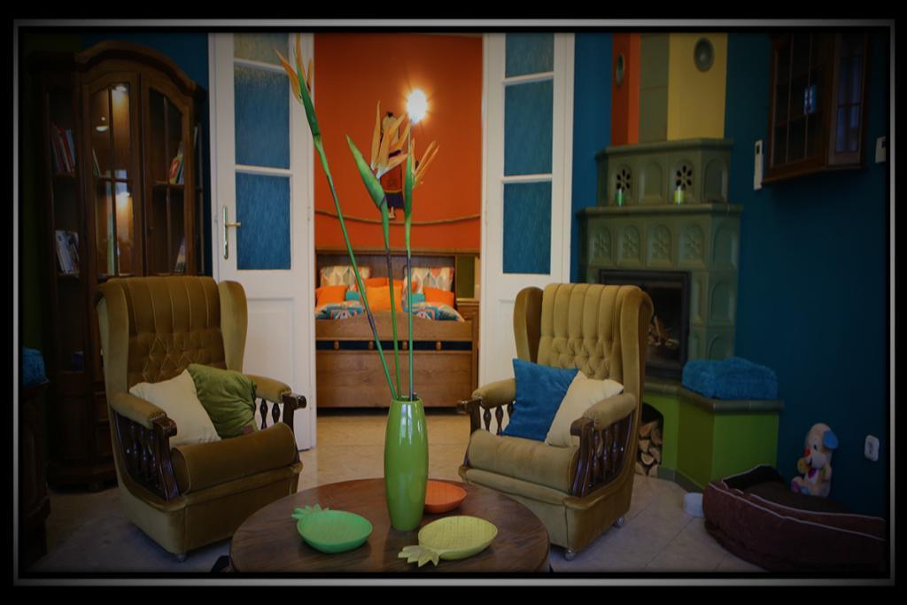 Appartement Happy Colours In Old Town à Kecskemét Extérieur photo